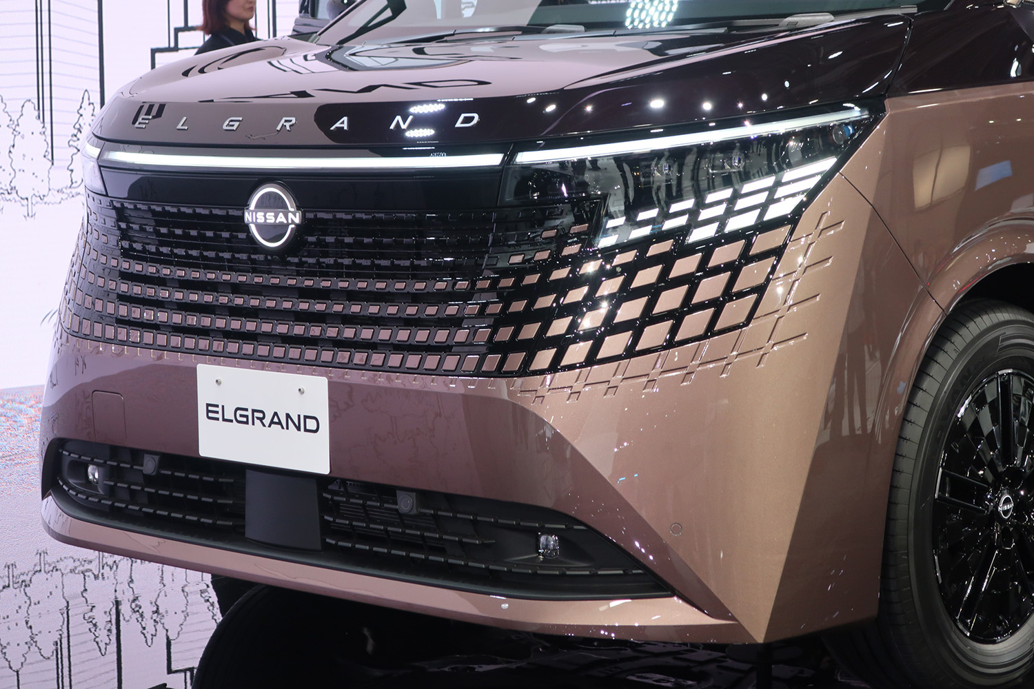 「新型エルグランド」のデザイン担当に直撃インタビュー【ジャパンモビリティショー2025】