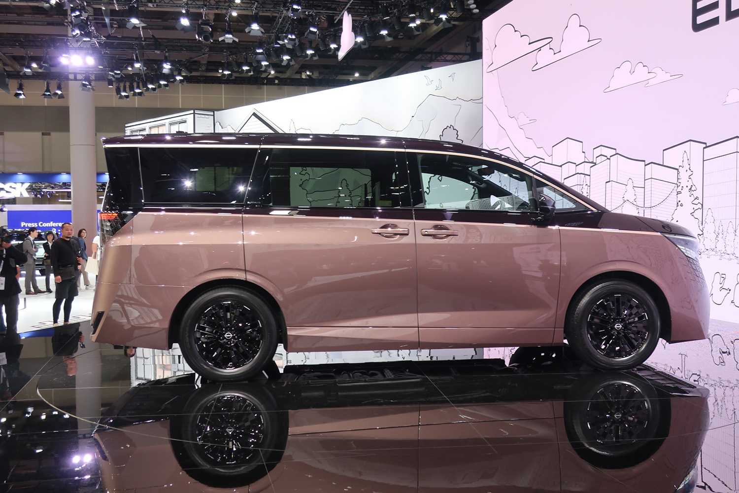 新型エルグランドのサイドスタイリング 〜 画像3