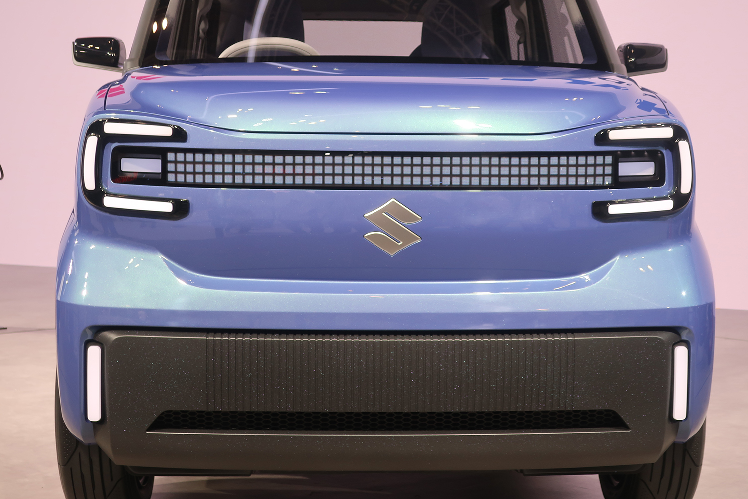 スズキ Vision e-Skyのデザインを分析