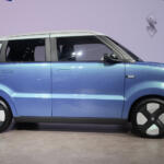 【画像】スズキの乗用軽EVは「浮遊」がテーマ！　デザイナー３名にデザインのキモを直撃取材!!　【ジャパンモビリティショー2025】 〜 画像7