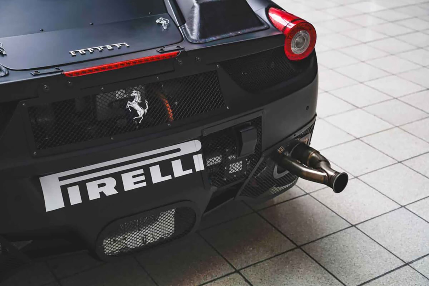 公道やサーキットも走行不可の「F150 M4」が約1億7882万円で落札 〜 画像26