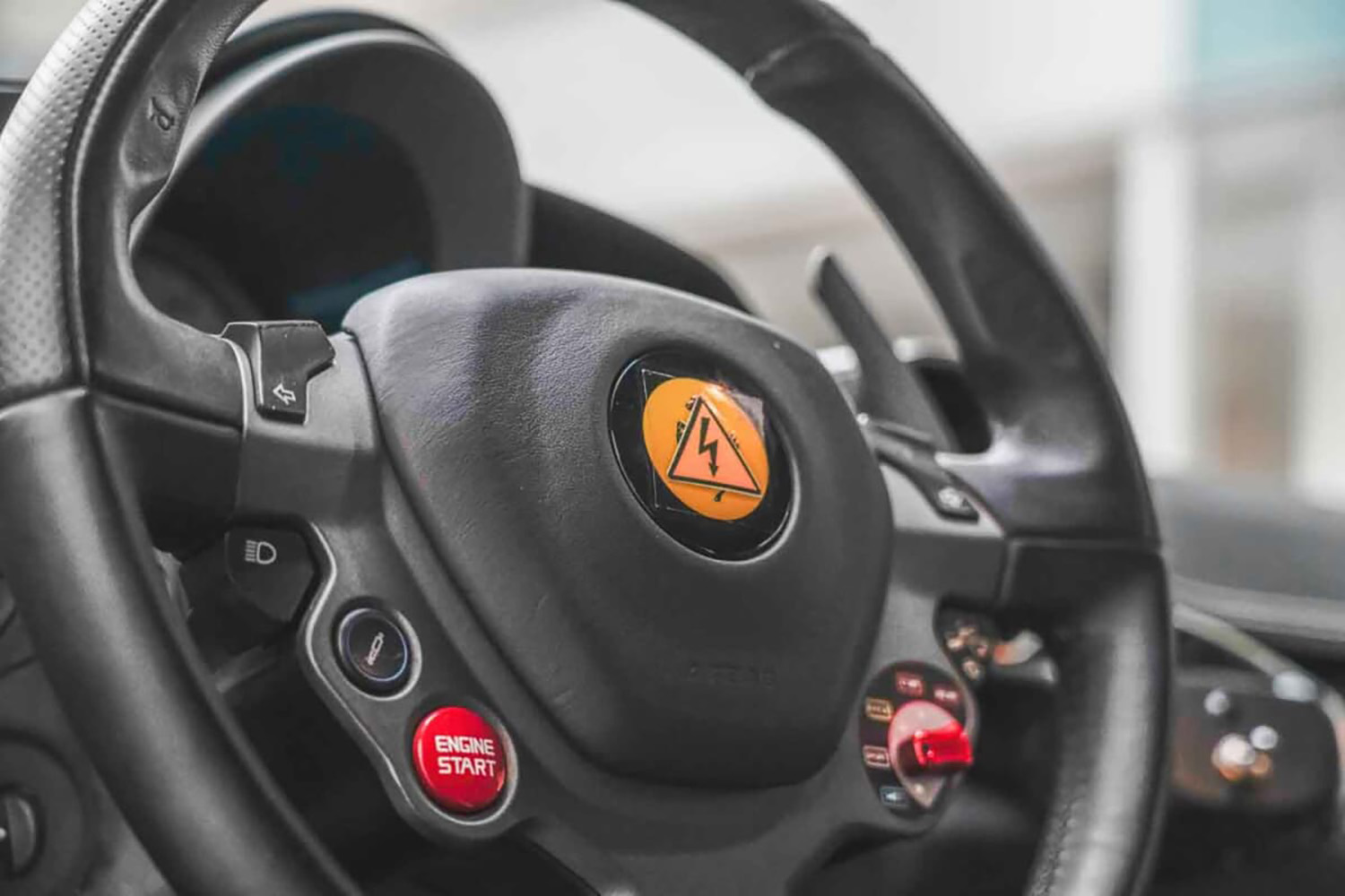 公道やサーキットも走行不可の「F150 M4」が約1億7882万円で落札 〜 画像2