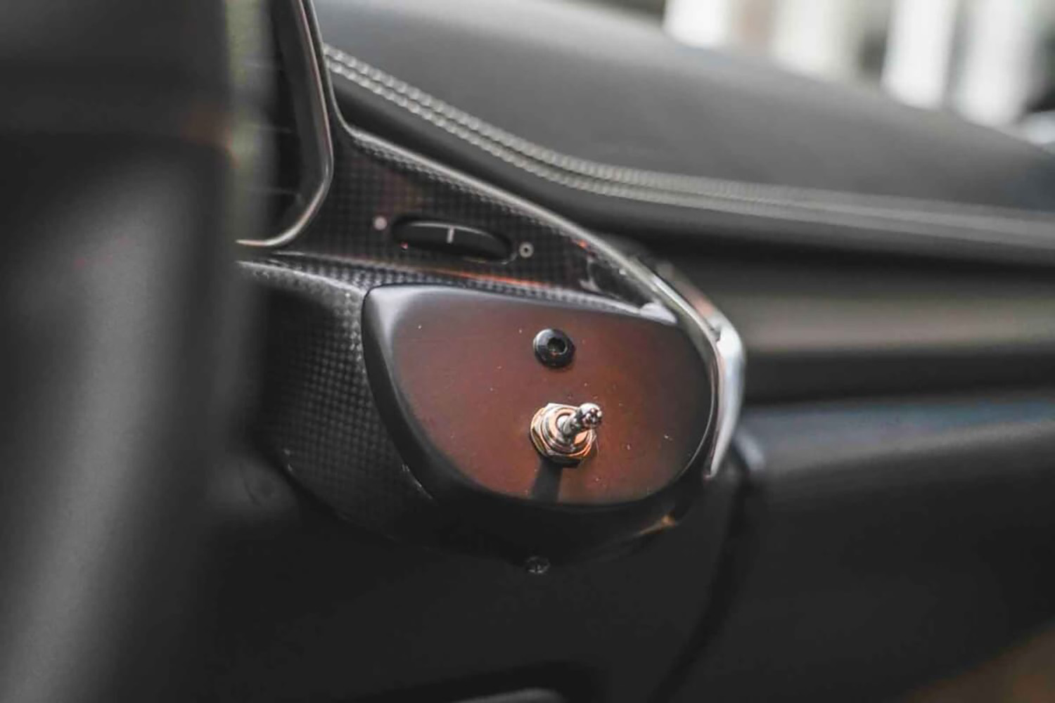 公道やサーキットも走行不可の「F150 M4」が約1億7882万円で落札 〜 画像7