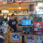 【画像】昭和レトログッズだらけで若者も昭和オヤジもメロメロ！　名物ホルモンうどんがヤバイぐらい美味い「TAGUP」に突撃した!! 〜 画像11