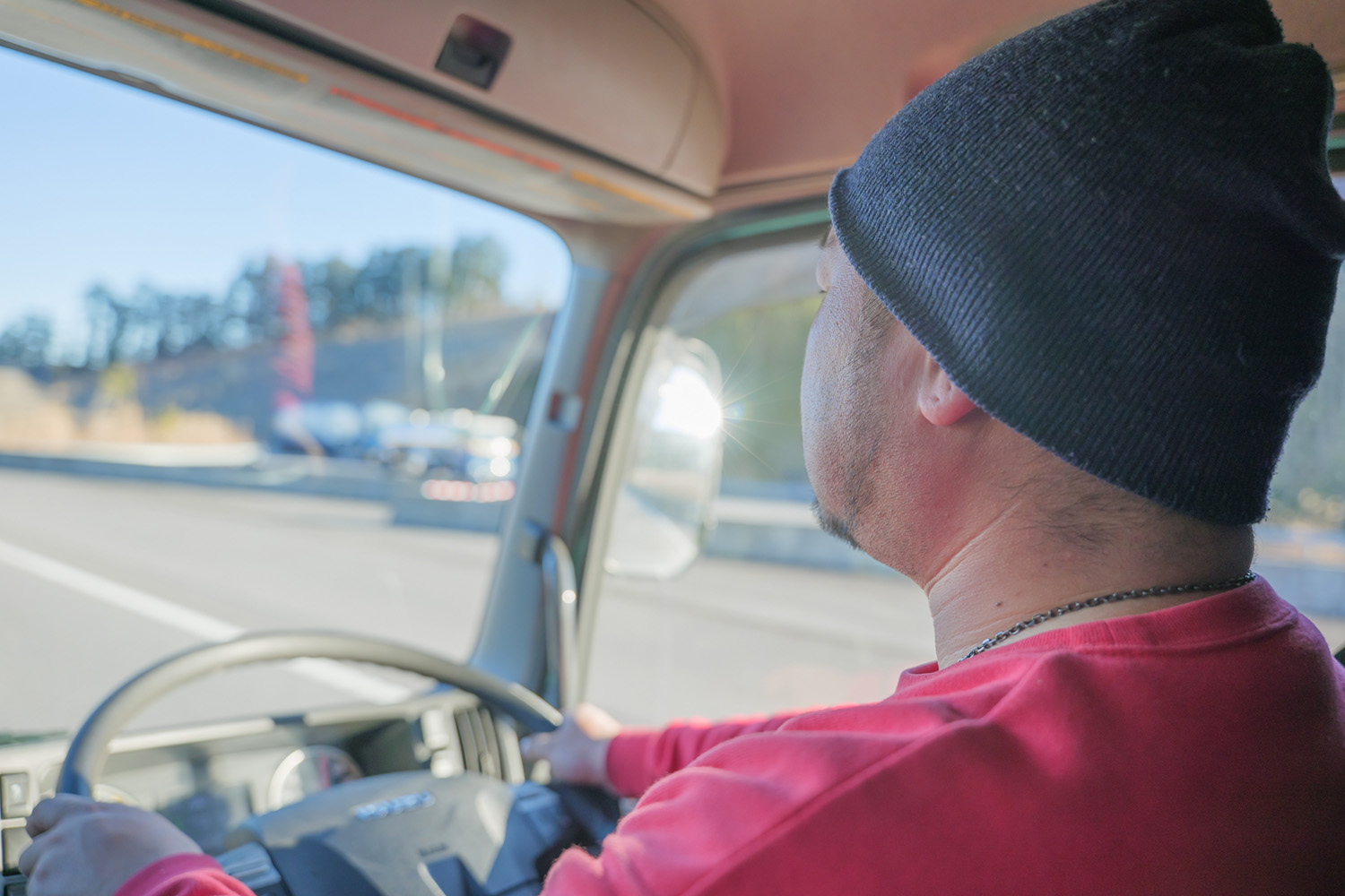 全国の現役トラックドライバーに「運転中の過ごし方」を聞いてみた