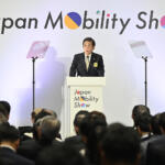 【画像】自動車メーカーのお偉いさんたちも本質はただのクルマ好き!?　誰もが愛車に関して持ち時間の５倍を熱弁した自工会「未来モビリティ会議」で感じた日本の自動車業界の明るい未来【ジャパンモビリティショー2025】 〜 画像21