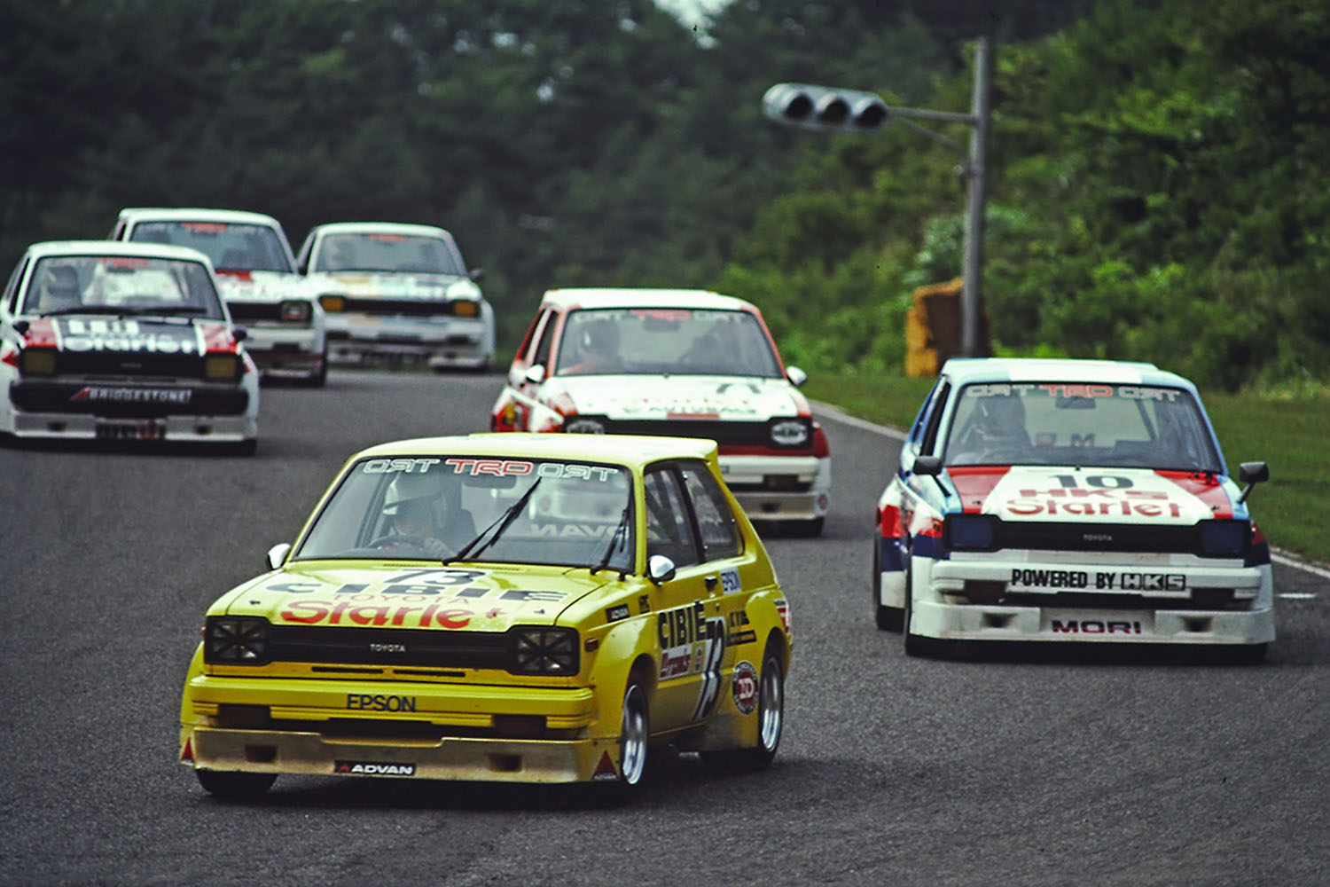 トヨタ・スターレット（KP61）のワンメイクレース 〜 画像3