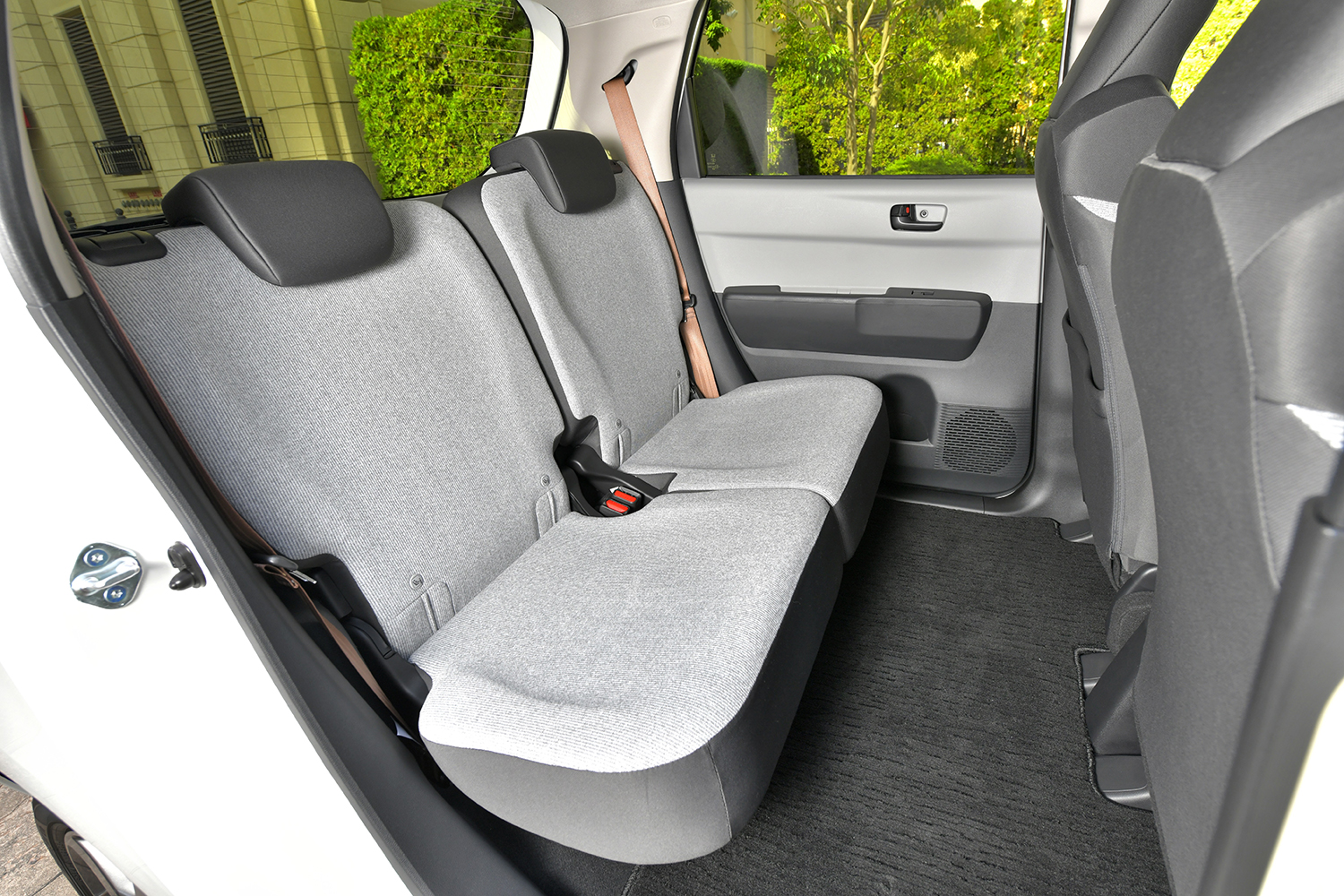 ホンダN-ONE e:のリヤシート 〜 画像30