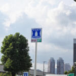 【画像】コンビニ大手のロゴやカラーを堂々とパクってる!?　港湾エリアにある謎のコンビニ「ポートストア」の正体とは？ 〜 画像6