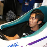 【画像】ホントにこれ同じゲームかよ……没入感がヤバイ！　HRCが作った本物のフォーミュラカーを使ったレースシム筐体が衝撃だった 〜 画像2