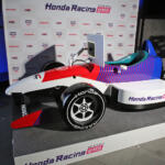 【画像】ホントにこれ同じゲームかよ……没入感がヤバイ！　HRCが作った本物のフォーミュラカーを使ったレースシム筐体が衝撃だった 〜 画像7