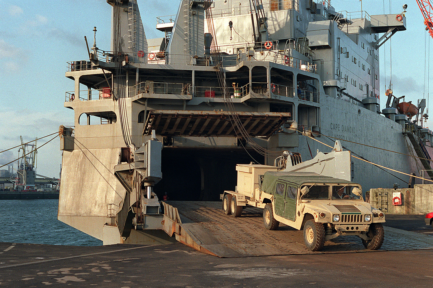 RO-RO船における乗下船の作業