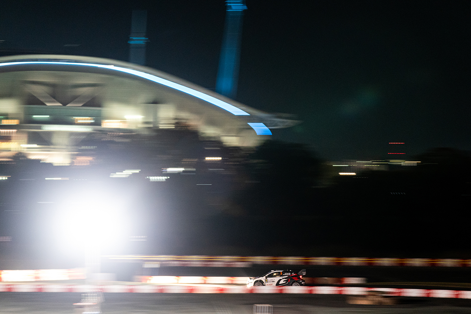 雰囲気が良くエンターテイメント性が高いナイトステージ