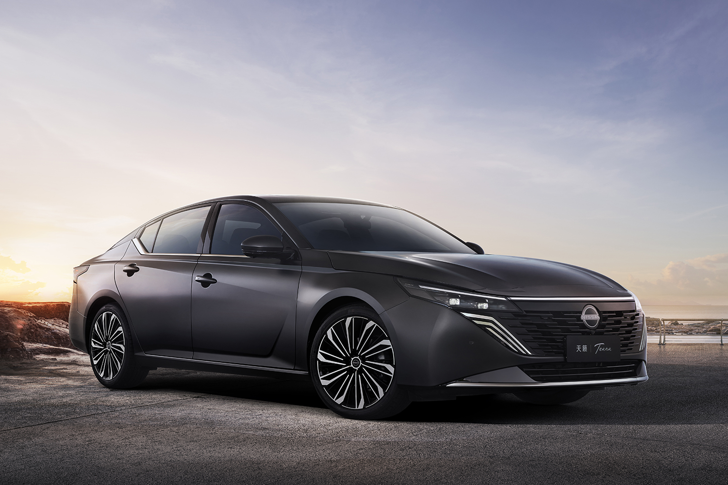 新型日産ティアナのフロントスタイリング 〜 画像19