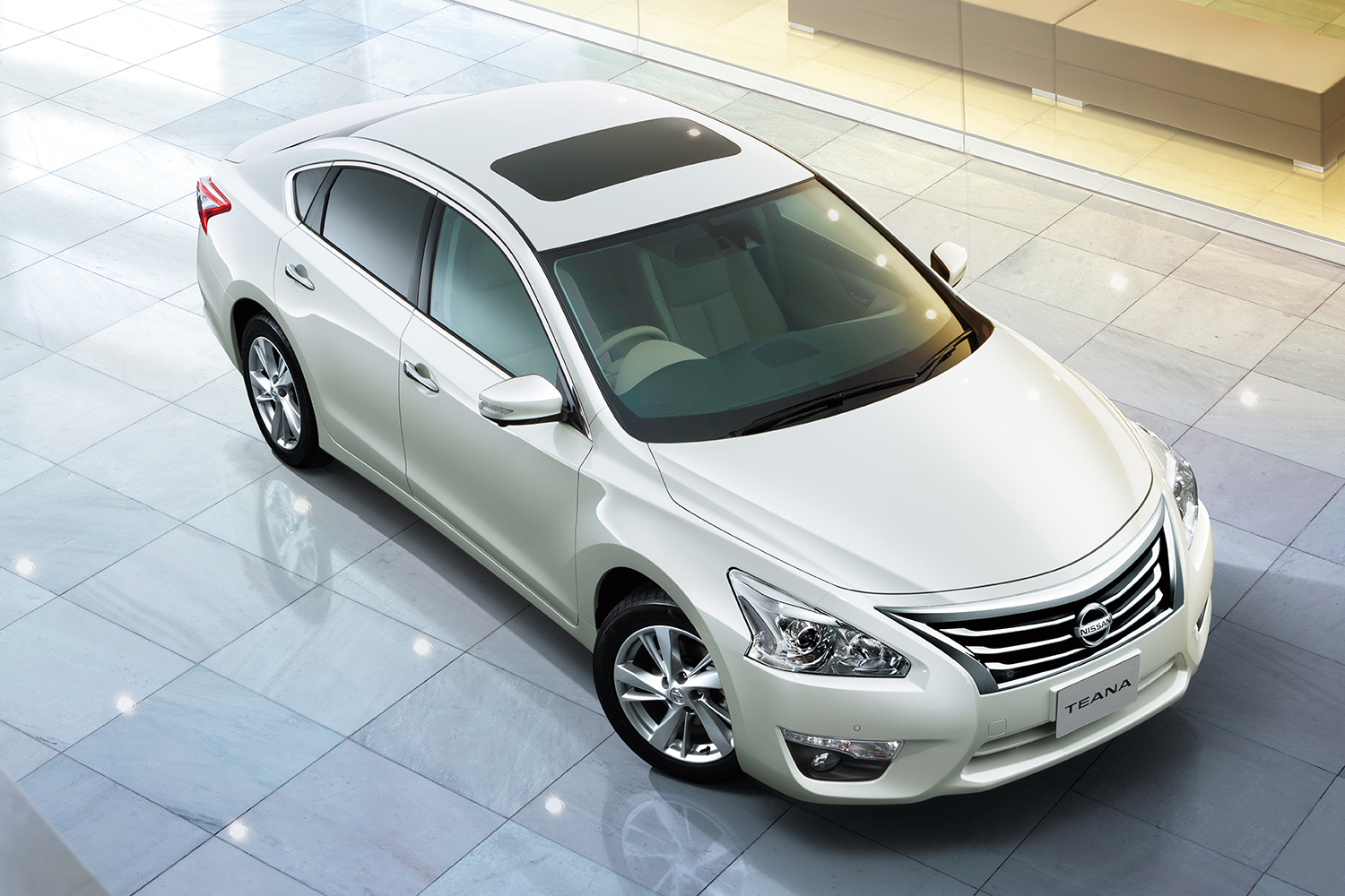 3代目日産ティアナのフロントスタイリング 〜 画像14