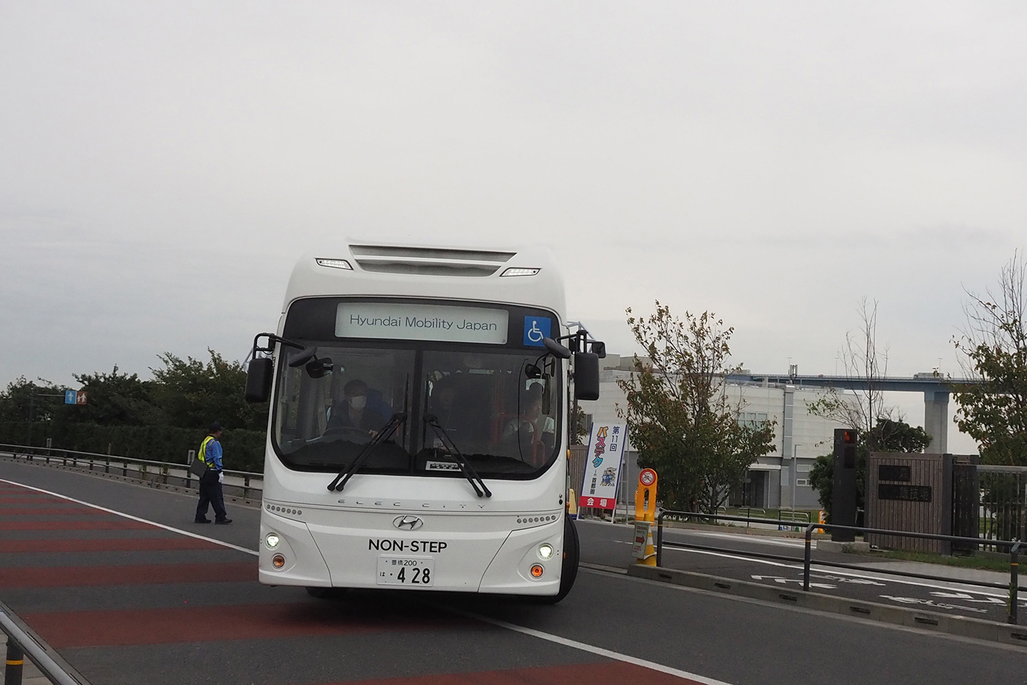 ヒョンデ・エレクシティの試乗風景