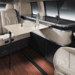 【画像】キャンピングカーというよりラウンジカー！　メルセデス謹製の「マルコポーロ」の贅を極めた中身をとくとご覧あれ 〜 画像11