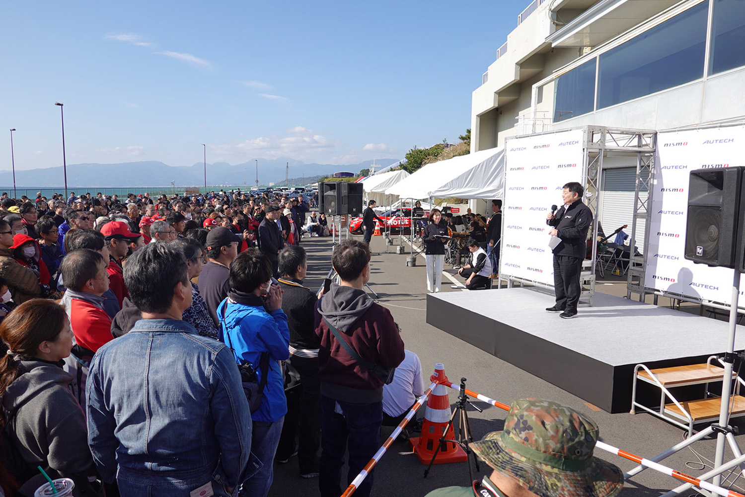 参加者とNMC代表取締役社長兼CEOの真田裕氏 〜 画像9