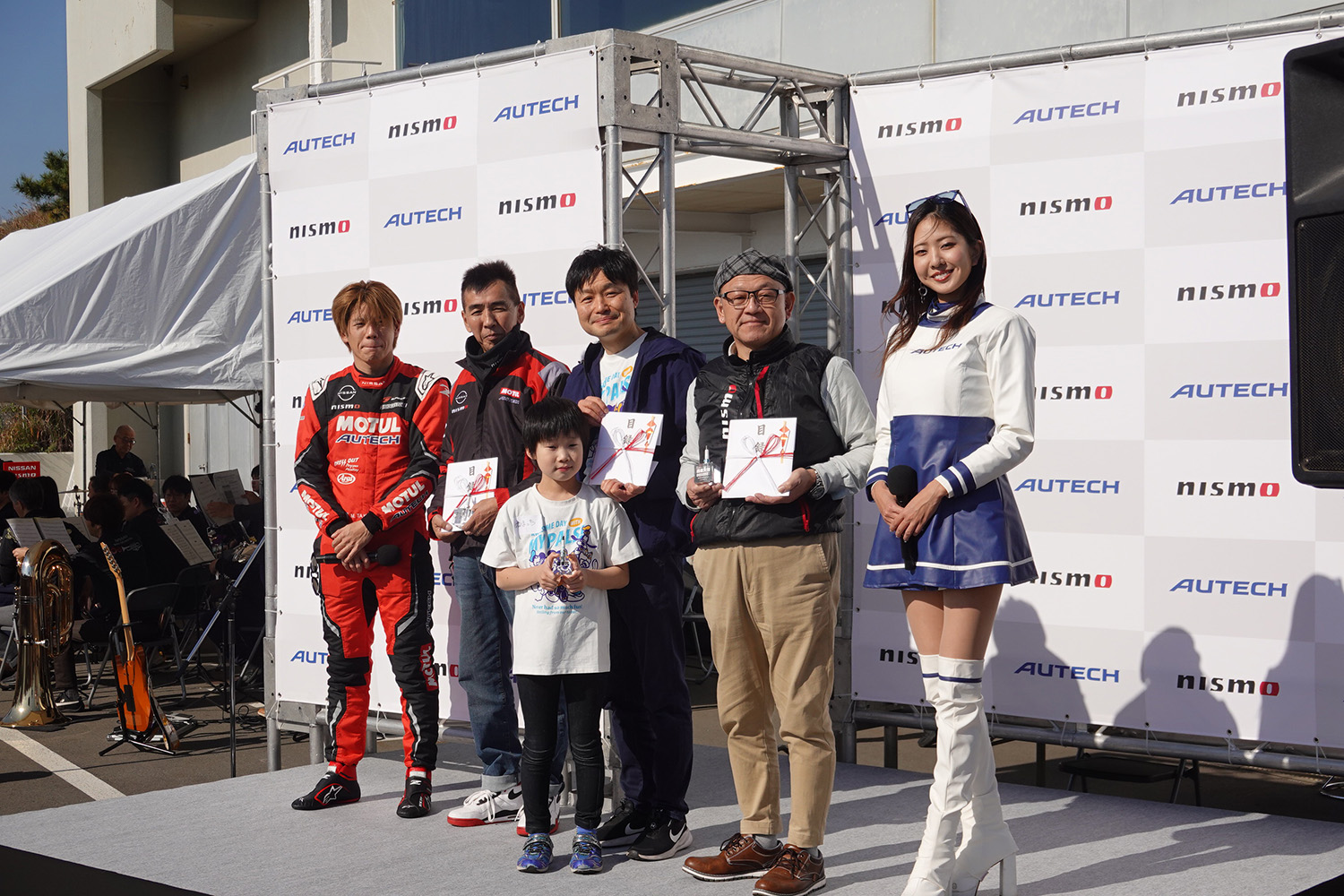 GT500で活躍する高星明誠選手とアンバサダーの高岡みほさん、オーテック3賞を受賞した参加者 〜 画像34