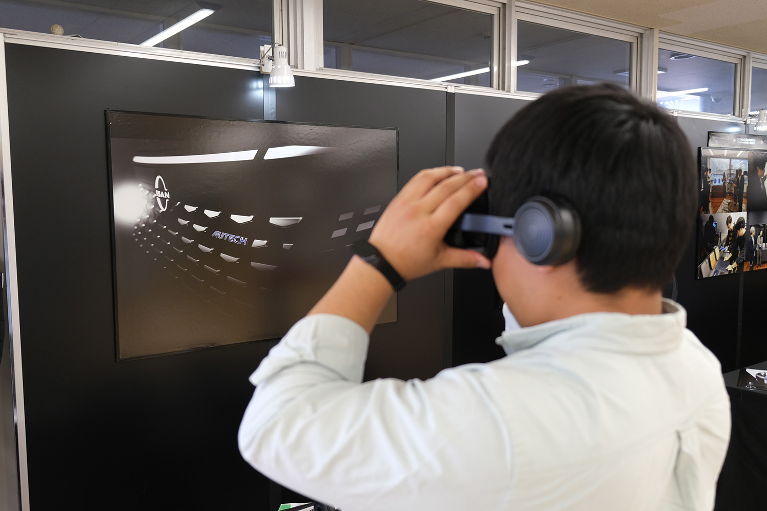 「新型エルグランド オーテック」のCGムービー視聴の様子 〜 画像107