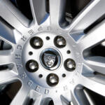 【画像】ジャガーXJ220をぶち抜いたのが「XF」　だと？　常軌を逸した360km/hオーバーの「ロケットスポーツXFR V8」という怪物セダン 〜 画像16