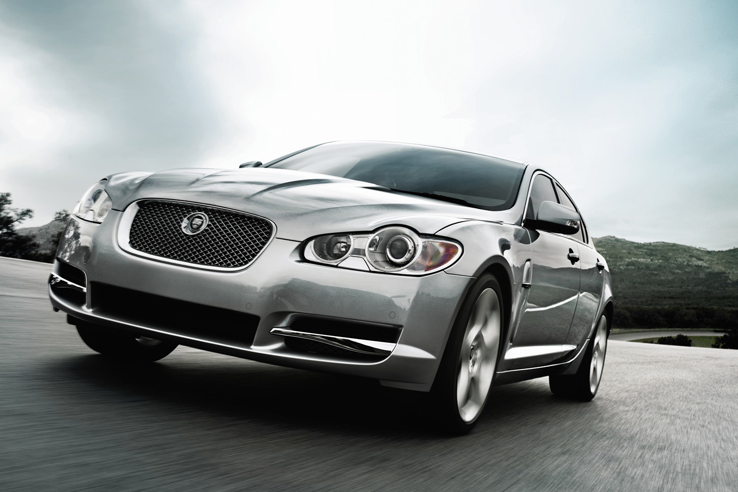 ジャガーXFのフロントスタイリング