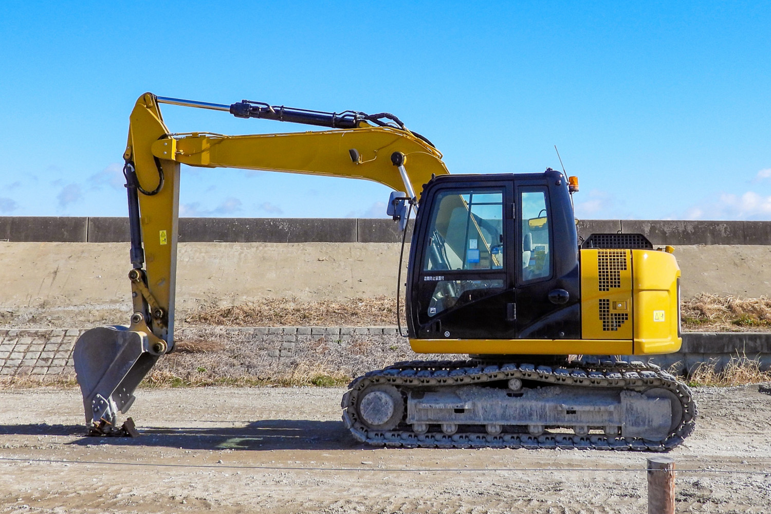 「バックホウ」とも呼ばれるショベルカー