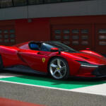 【画像】えっ、クラシックカーでもないのに2.6億円のフェラーリが38億円で落札!?　600台目の限定車「SP3」にあり得ないプライスが付いたワケ 〜 画像3