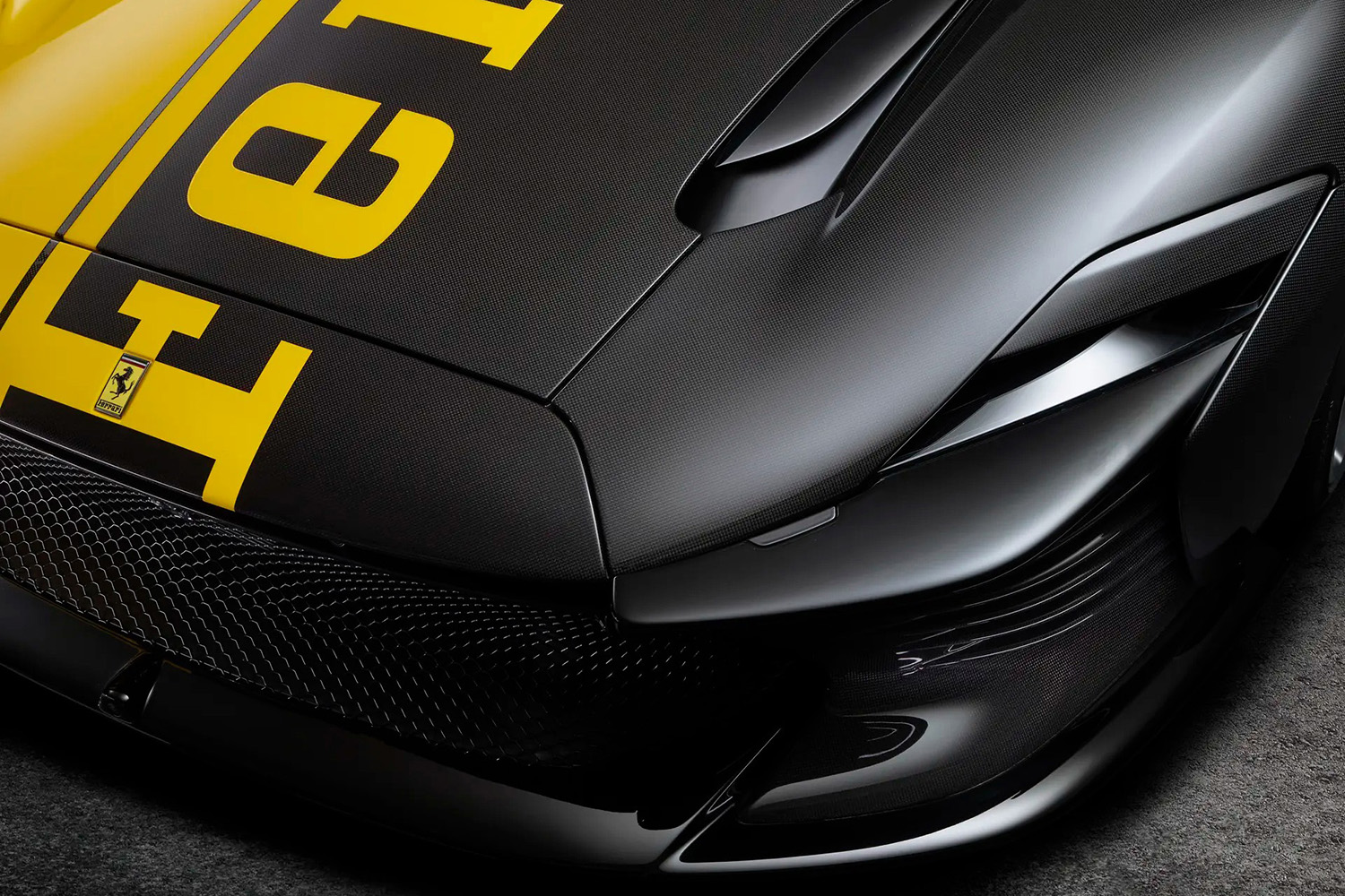 フェラーリ・デイトナSP3の最終ロットが驚きの価格で落札された理由