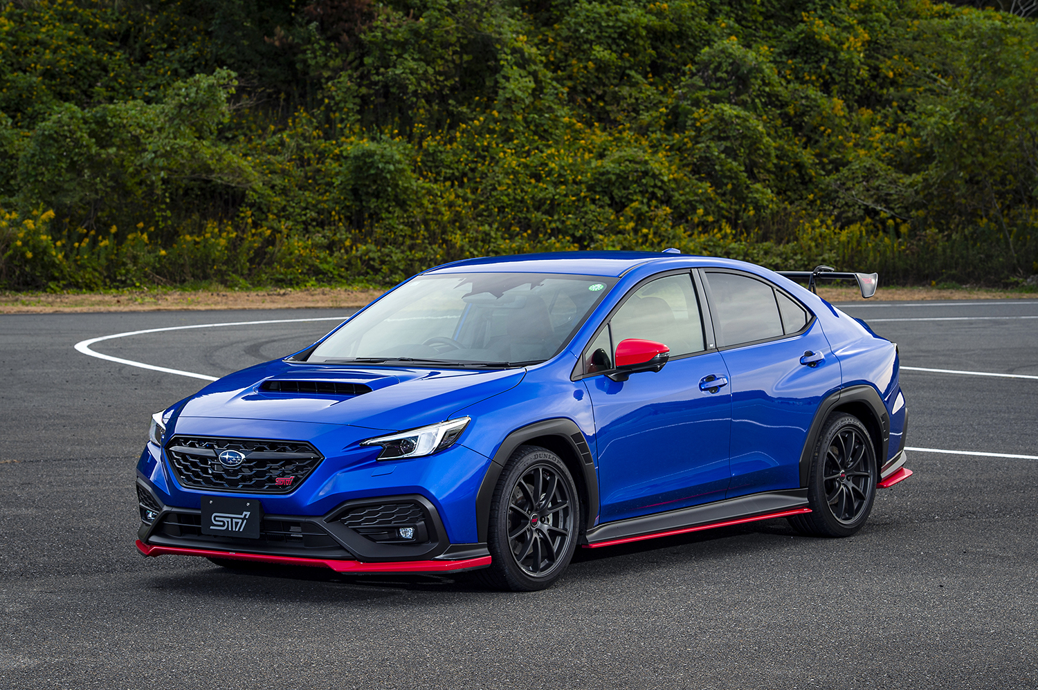 STIパーツを装着したスバルWRX S4 Sports R EX 〜 画像1