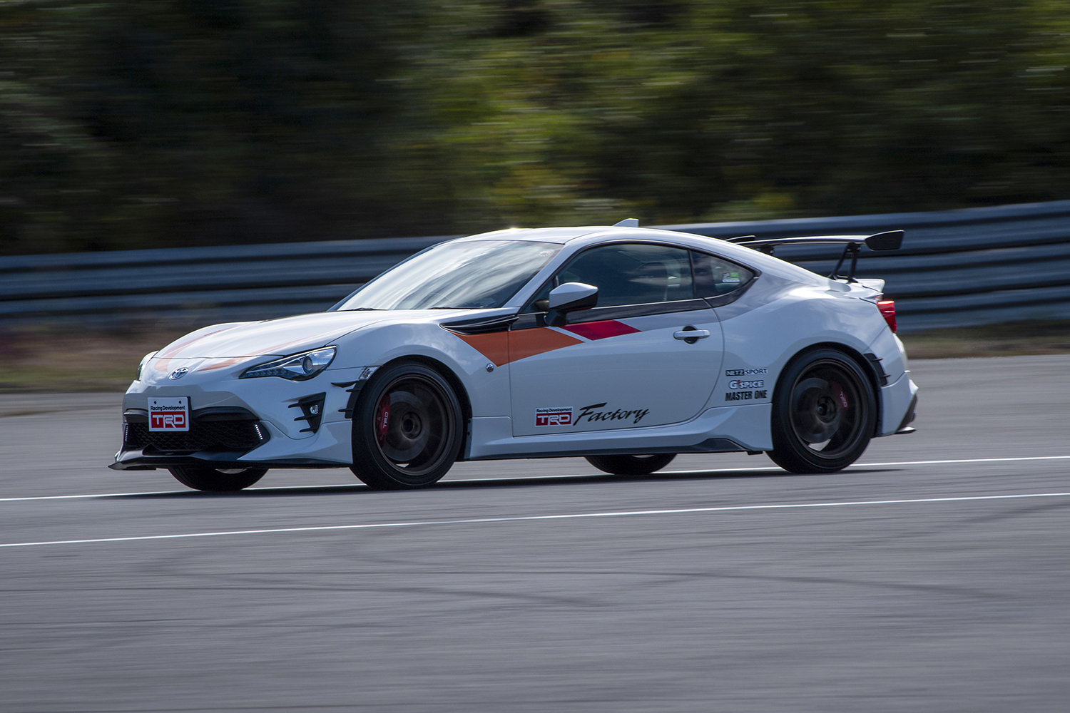 メーカー系チューニングブランドの合同試乗会でTRDのコンプリートカーに試乗 〜 画像3