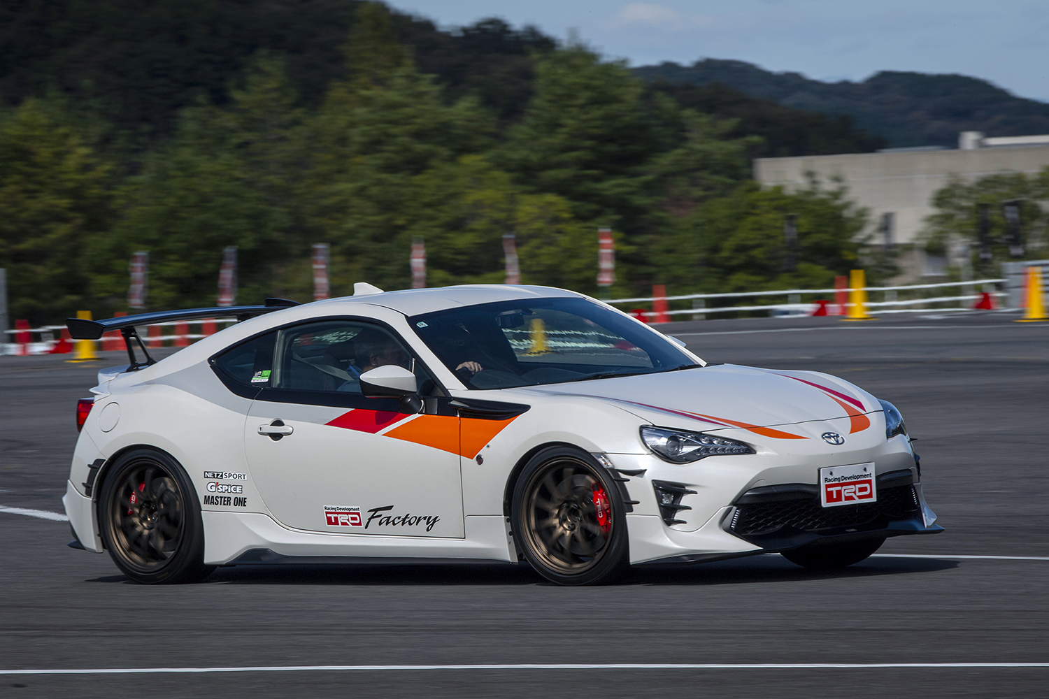 メーカー系チューニングブランドの合同試乗会でTRDのコンプリートカーに試乗 〜 画像5