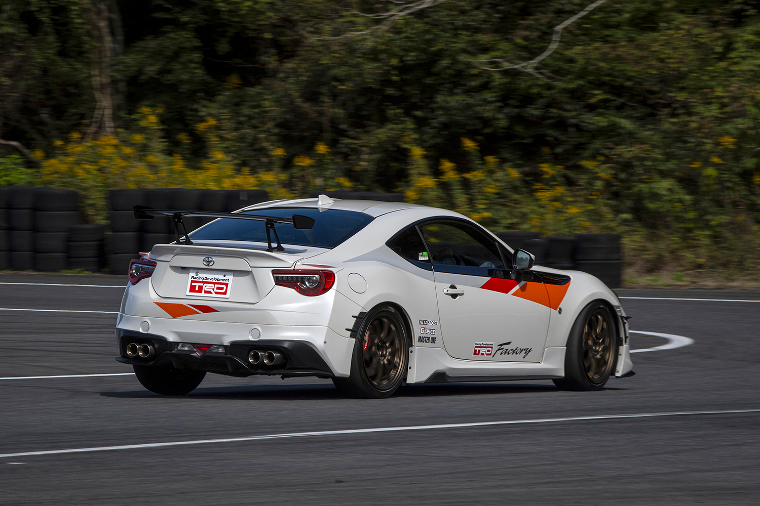 メーカー系チューニングブランドの合同試乗会でTRDのコンプリートカーに試乗 〜 画像6