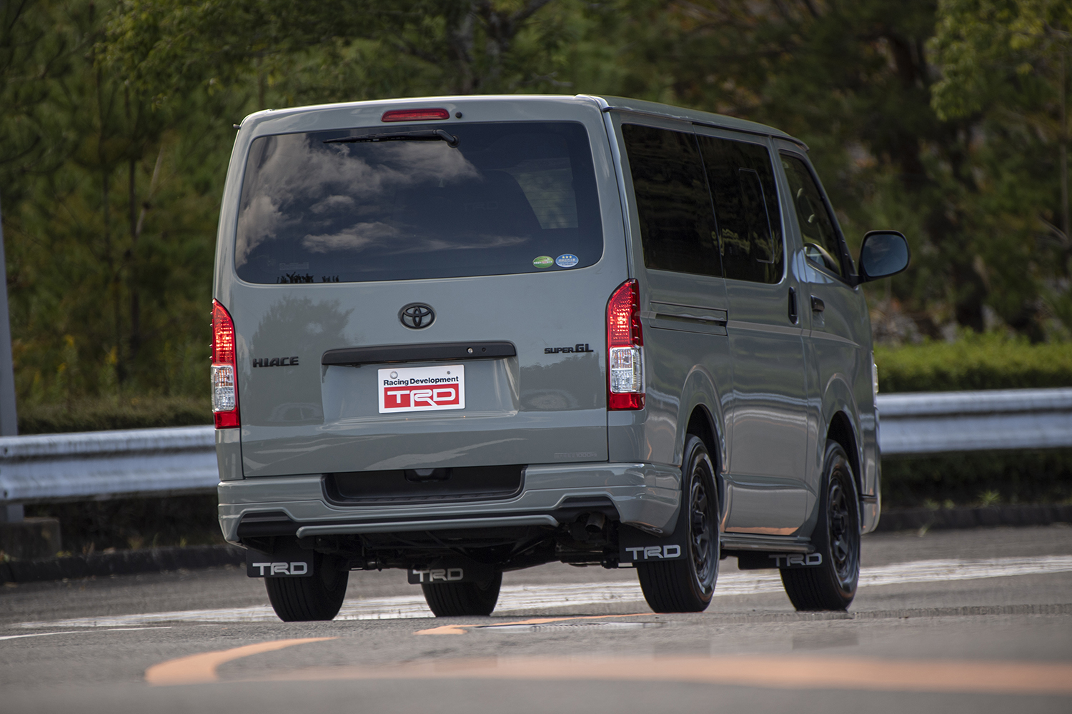 トヨタ・ハイエース TRDセレクションの走り 〜 画像27