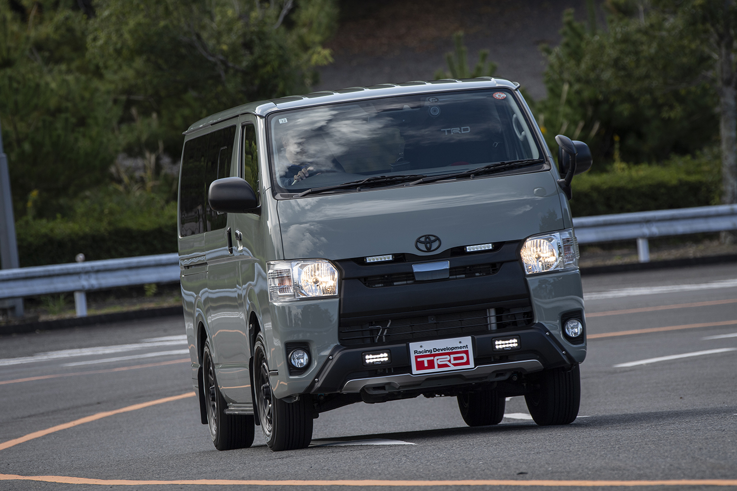 メーカー系チューニングブランドの合同試乗会でTRDのコンプリートカーに試乗 〜 画像28