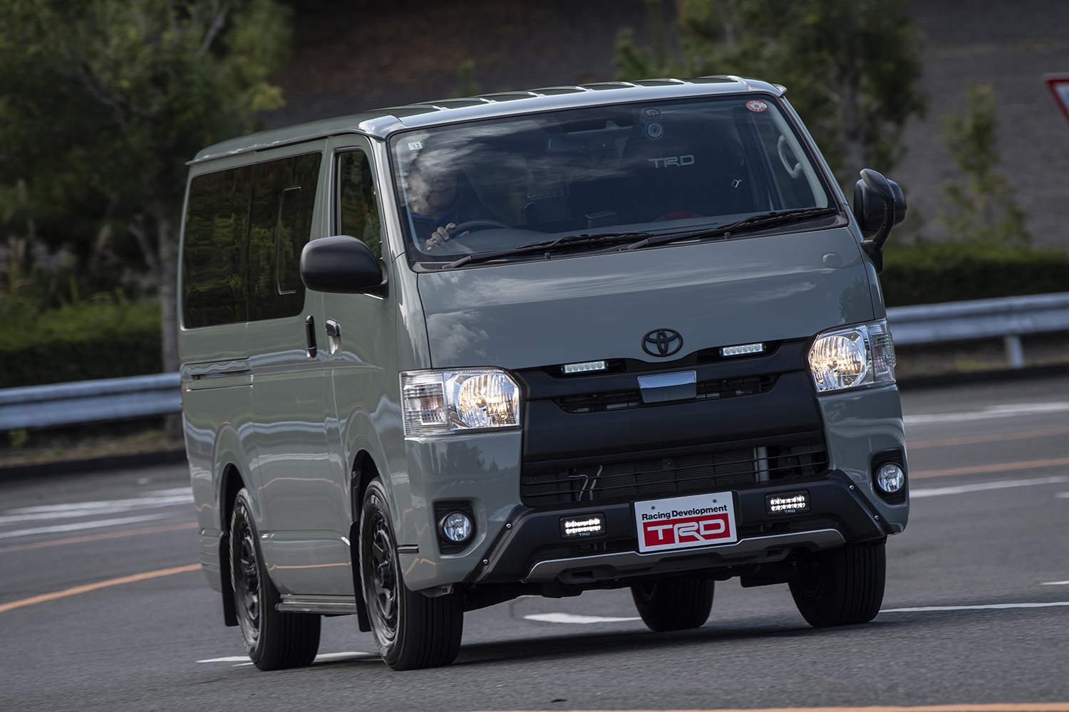 メーカー系チューニングブランドの合同試乗会でTRDのコンプリートカーに試乗 〜 画像30