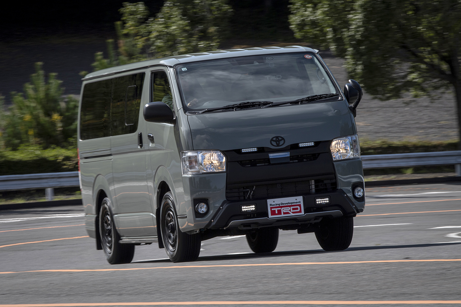 メーカー系チューニングブランドの合同試乗会でTRDのコンプリートカーに試乗 〜 画像34