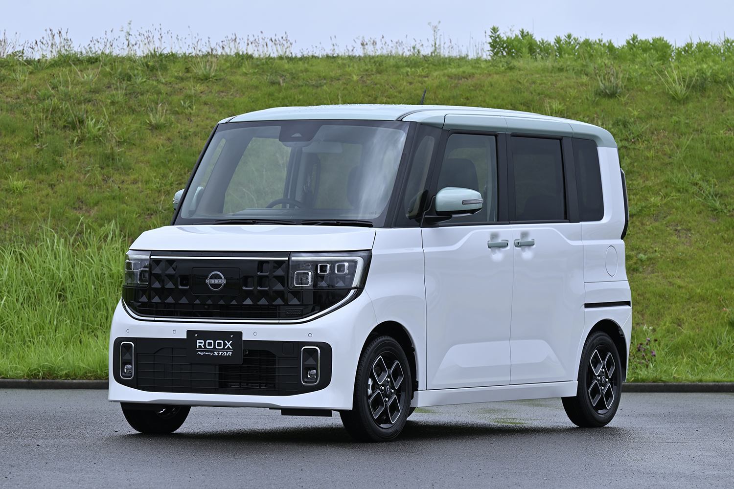 新型日産「ルークス・ハイウェイスター」のフロントスタイリング
