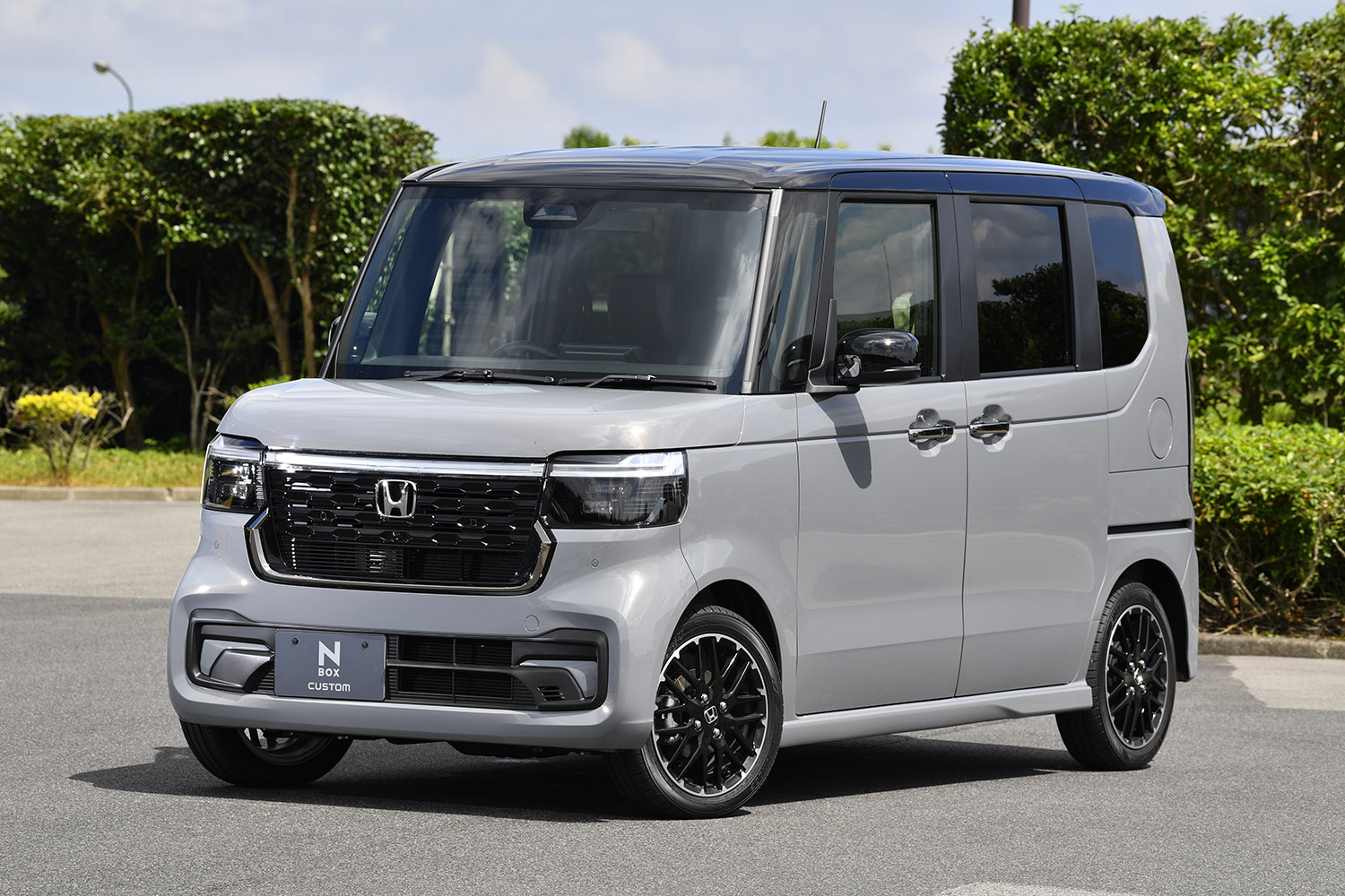 ホンダN−BOXカスタムのフロントスタイリング