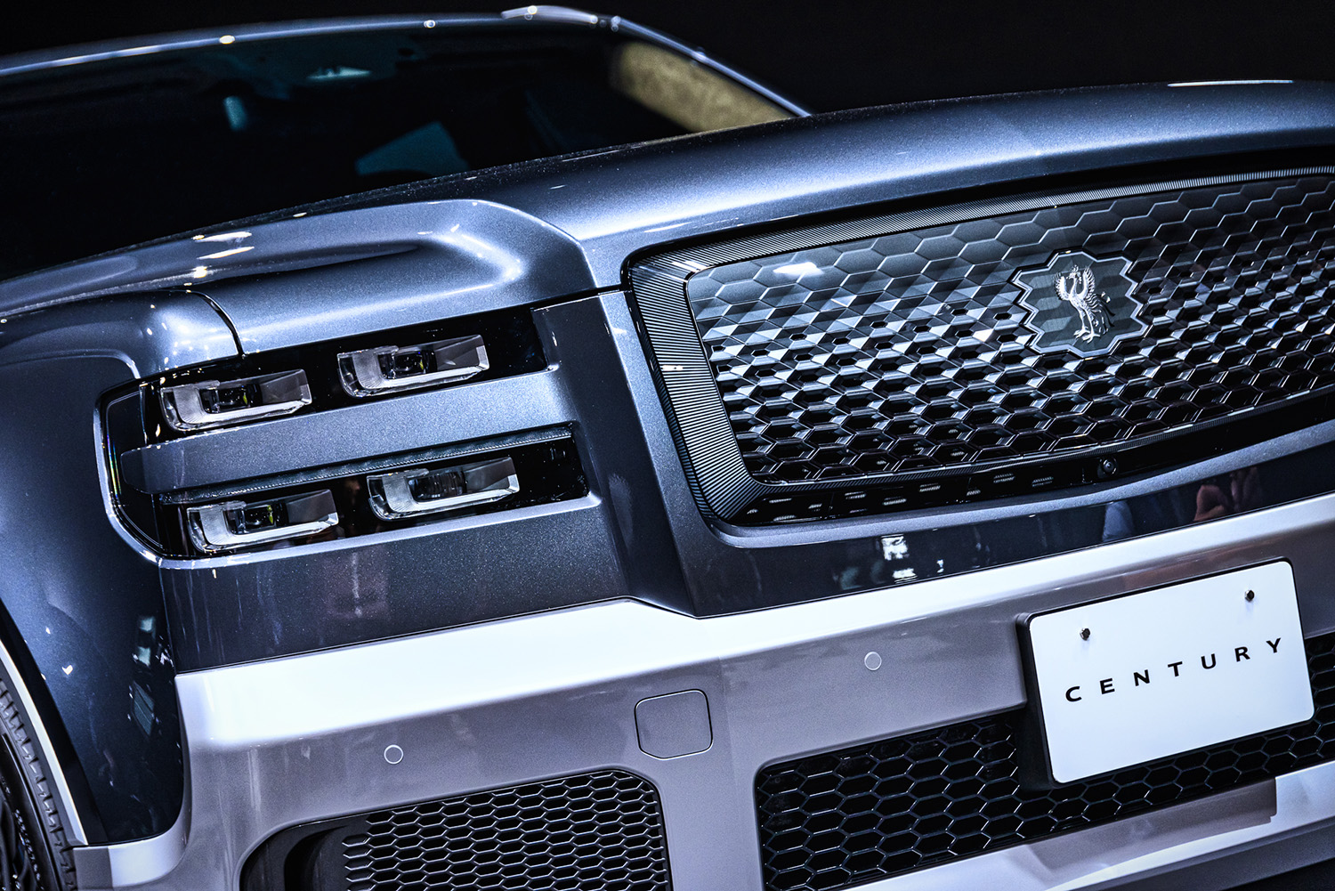 センサーが多数埋め込まれたフロントバンパー