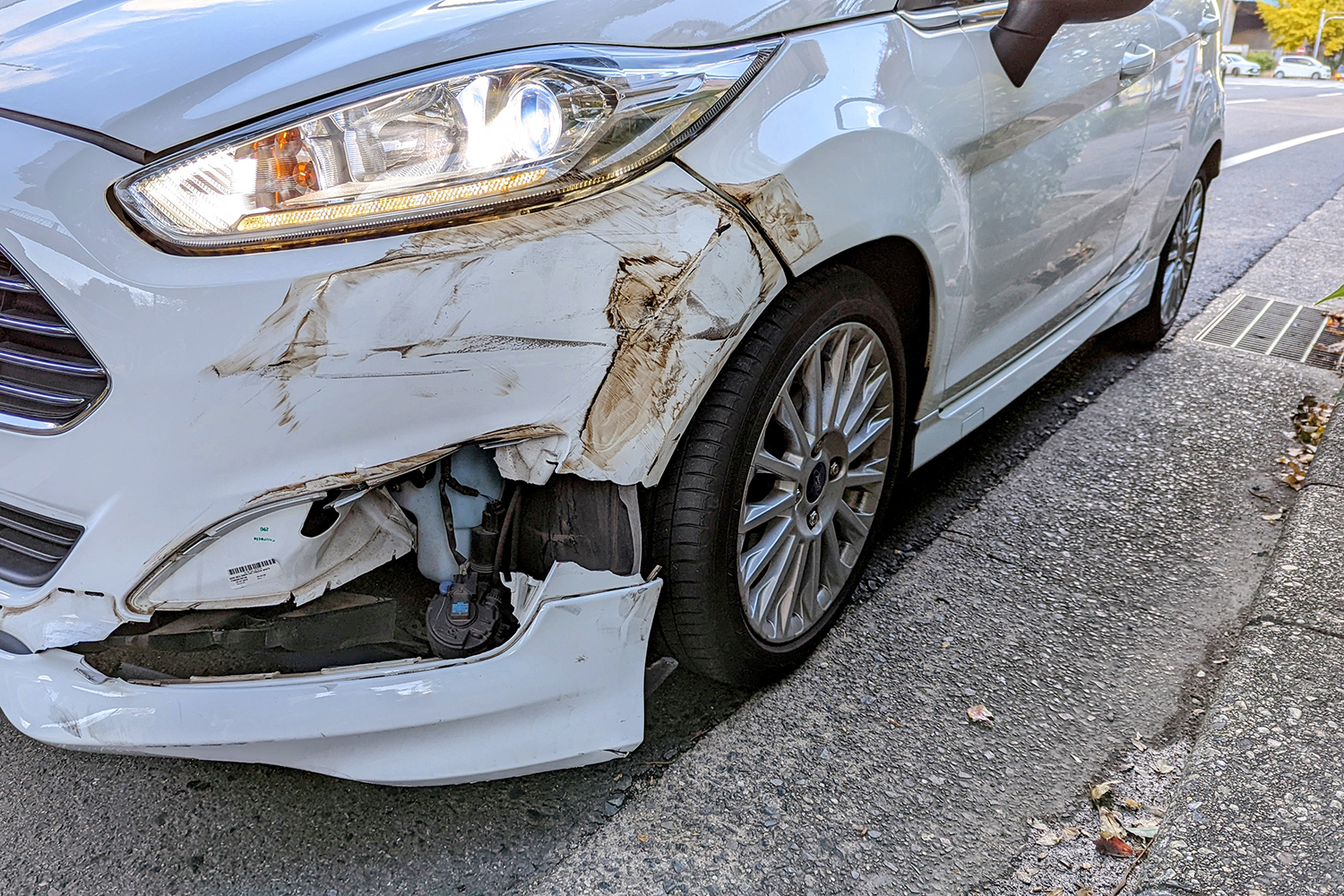 バンパーを破損した事故 〜 画像7