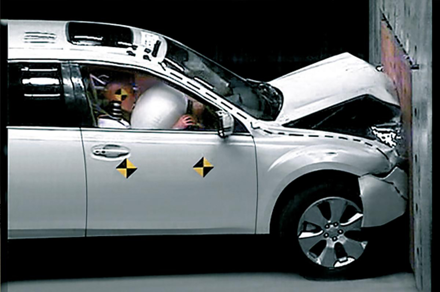 フルラップ衝突試験のイメージ 〜 画像3