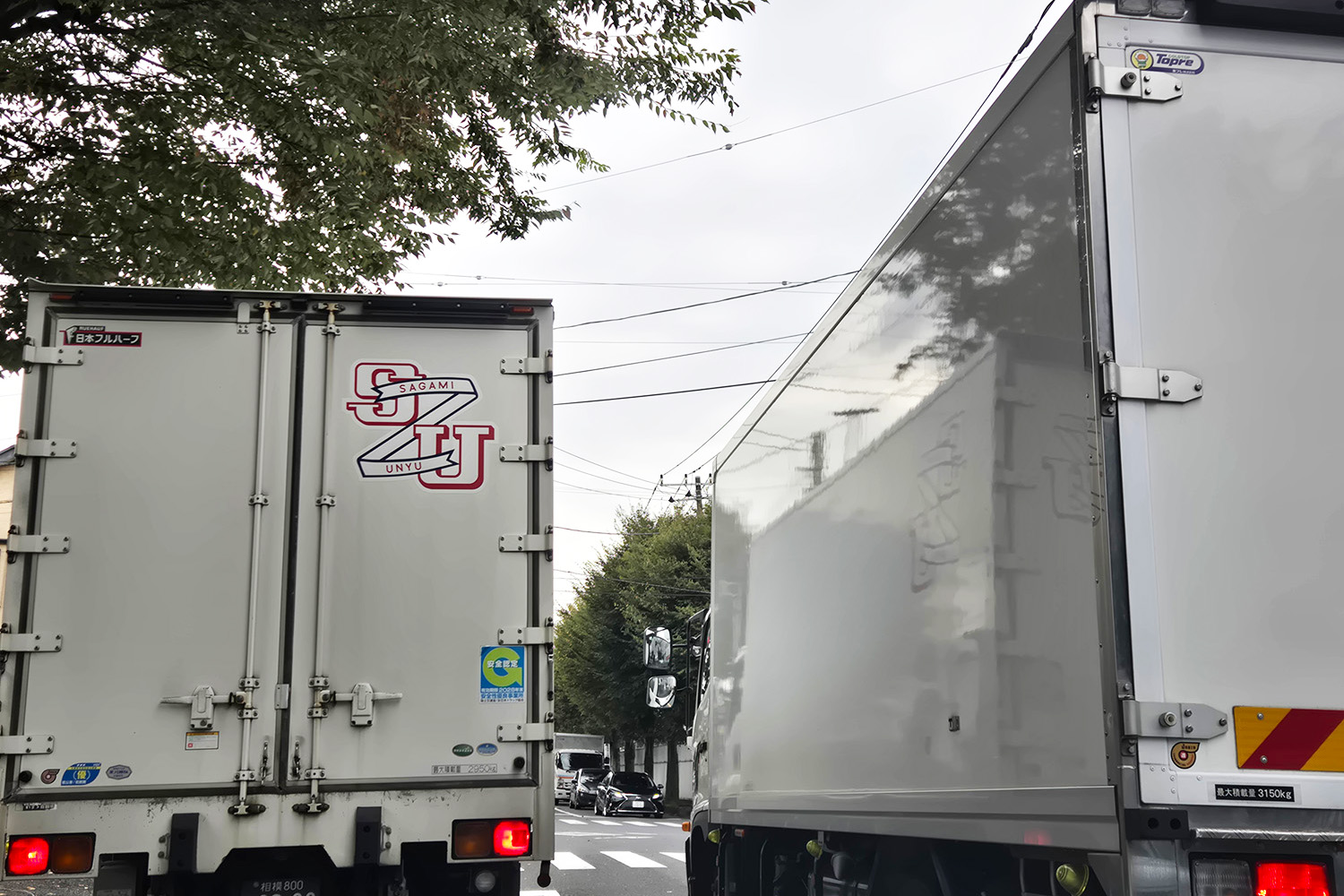 物流倉庫付近の一般道