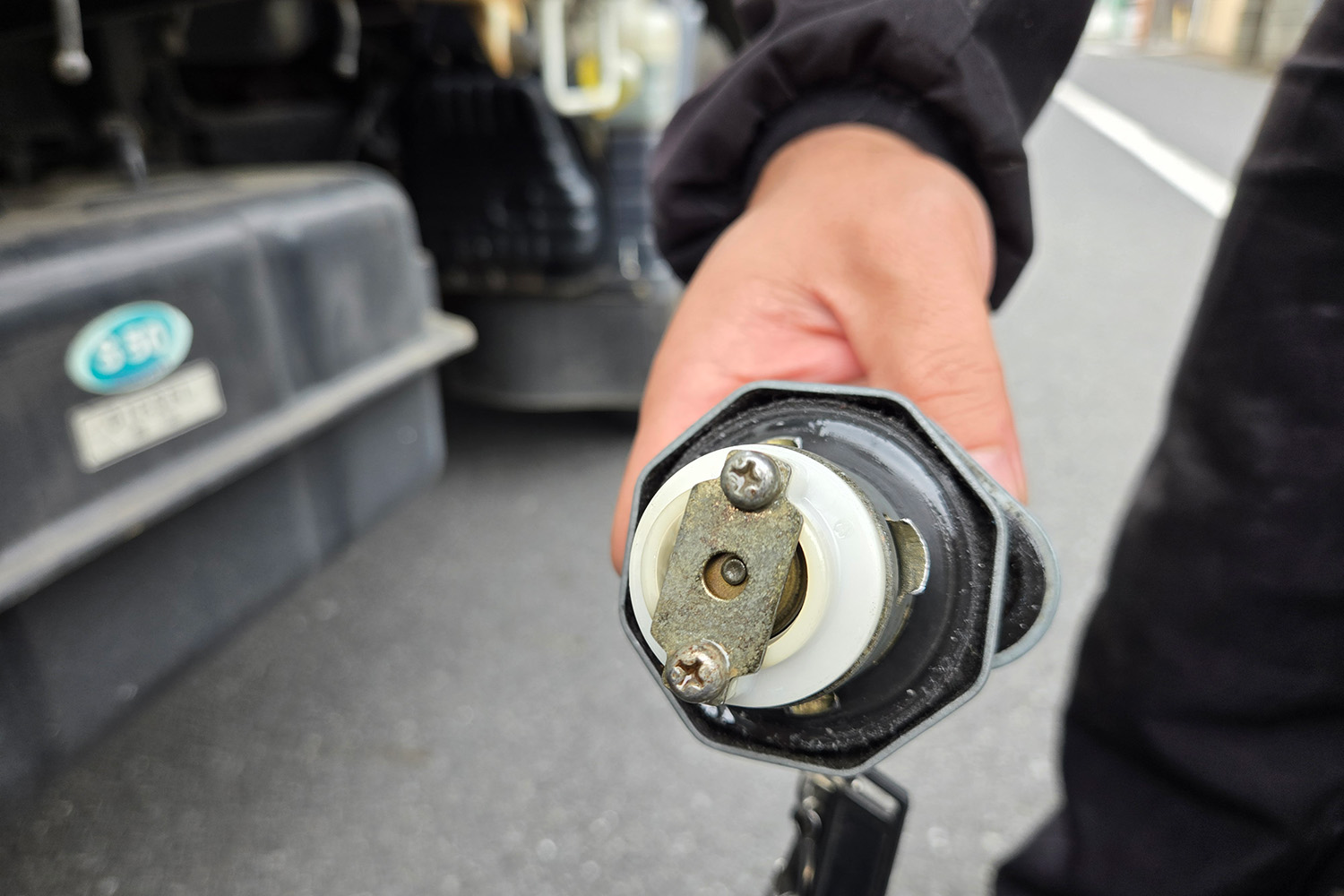 道端に落ちている「軍手」の落とし主と実態とは 〜 画像15