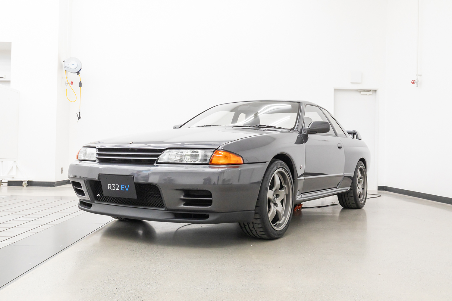 R32 EVのフロントスタイリング