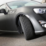 【画像】駐車中なのにクルマが傷むってマジか！　「ハンドルを切ったまま」「斜めの場所」「輪留めに当てたまま」クルマの寿命を縮める駐車習慣 〜 画像5