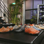 【画像】知れば知るほど引き込まれる「ネグローニ」の世界！　ドライビングシューズの工房に潜入したらついつい２足も買ってしまった 〜 画像2