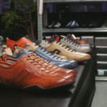 【画像】知れば知るほど引き込まれる「ネグローニ」の世界！　ドライビングシューズの工房に潜入したらついつい２足も買ってしまった 〜 画像1