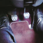 【画像】知れば知るほど引き込まれる「ネグローニ」の世界！　ドライビングシューズの工房に潜入したらついつい２足も買ってしまった 〜 画像4