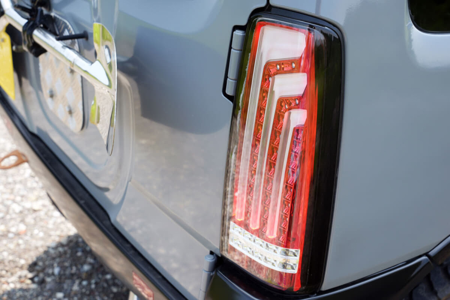 社外テールランプを装着したクルマ